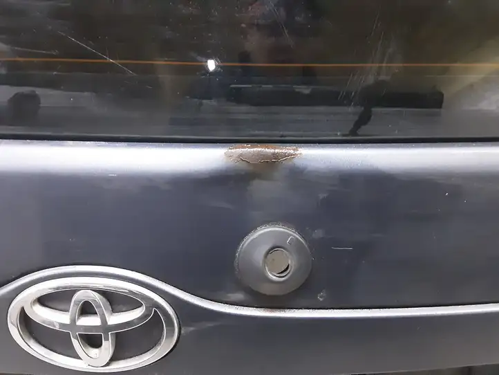Toyota Corolla Verso E121 (2001 - 2004) Крышка багажника — фото 3