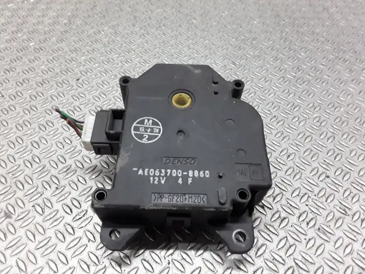 Mitsubishi Colt (2004 - 2008) 637008860 Двигатель задвижки потока воздуха — фото 1