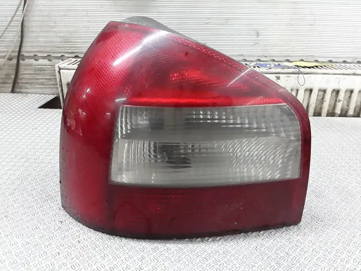 Audi A3/S3 8L (2000 - 2003) 8L0945095B Задний фонарь в кузове — фото 1