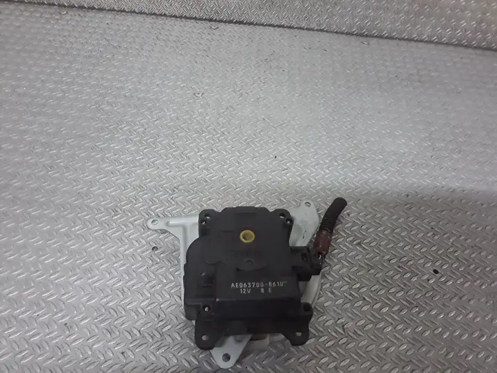Toyota Avensis T250 (2003 - 2006) AE0637008610 Двигатель задвижки потока воздуха — фото 1
