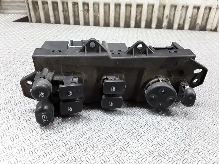 Chrysler Pacifica (2003 - 2008) 77480190 Кнопка стеклоподъемников — фото 1