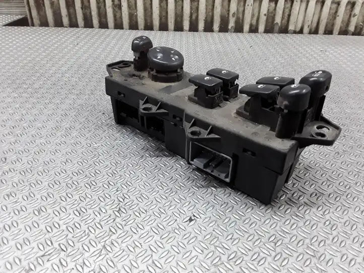Chrysler Pacifica (2003 - 2008) 77480190 Кнопка стеклоподъемников — фото 3