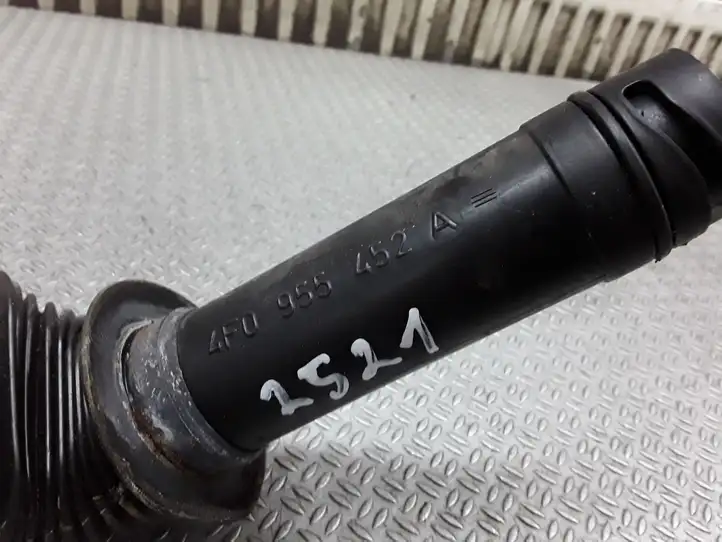 Audi A6 S6 C6 4F (2004 - 2008) 4F0955452A Горловина бачка омывателя — фото 2