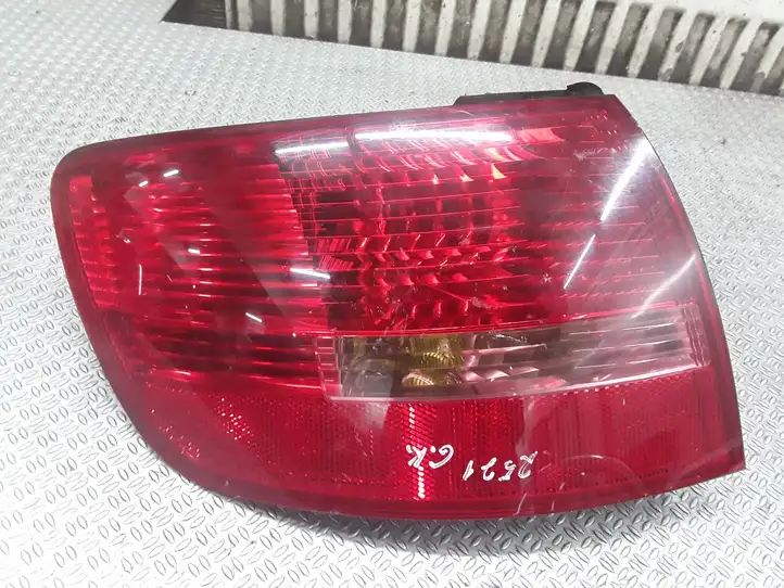 Audi A6 S6 C6 4F (2004 - 2008) 89034302 Задний фонарь в кузове — фото 1