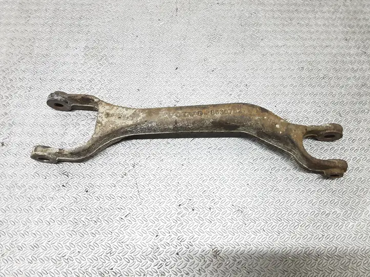 Volvo XC90   8630782 Рычаг