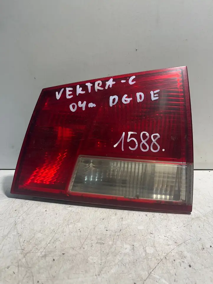 Opel Vectra C (2002 - 2005) 24469464 Задний фонарь в крышке багажника — фото 1