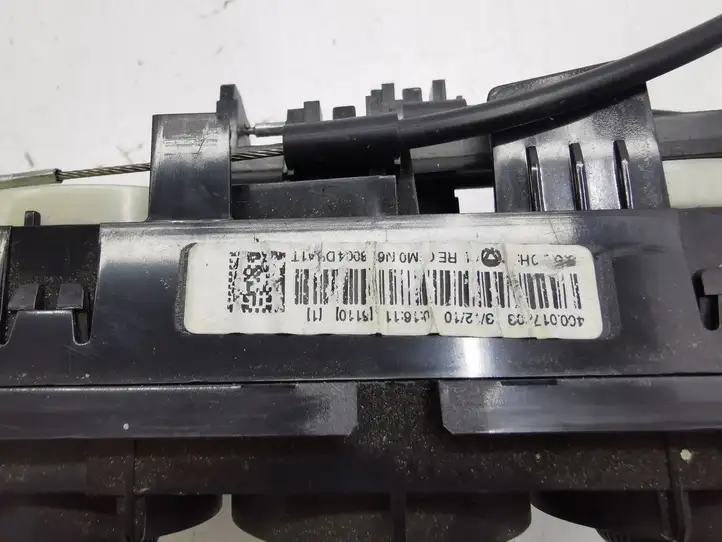 Peugeot 5008 (2009 - 2013) Отделка блока климат-контроля — фото 6