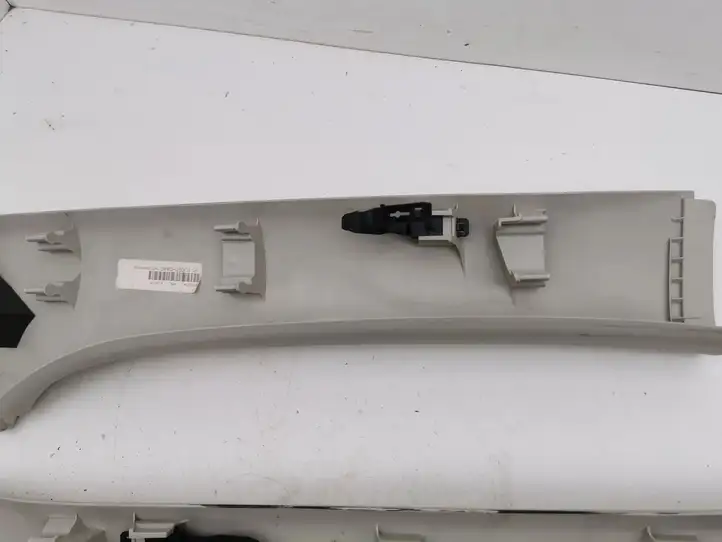 Jeep Cherokee (2013 - 2017) 1UC97HDACC Обшивка стойки A — фото 10