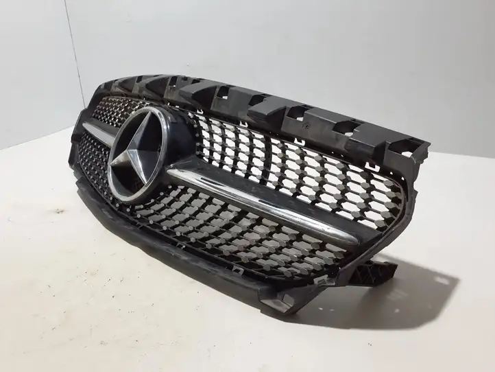 Mercedes-Benz CLA C117,X117,W117 (2013 - 2019) A1178881160 Передняя решетка — фото 2