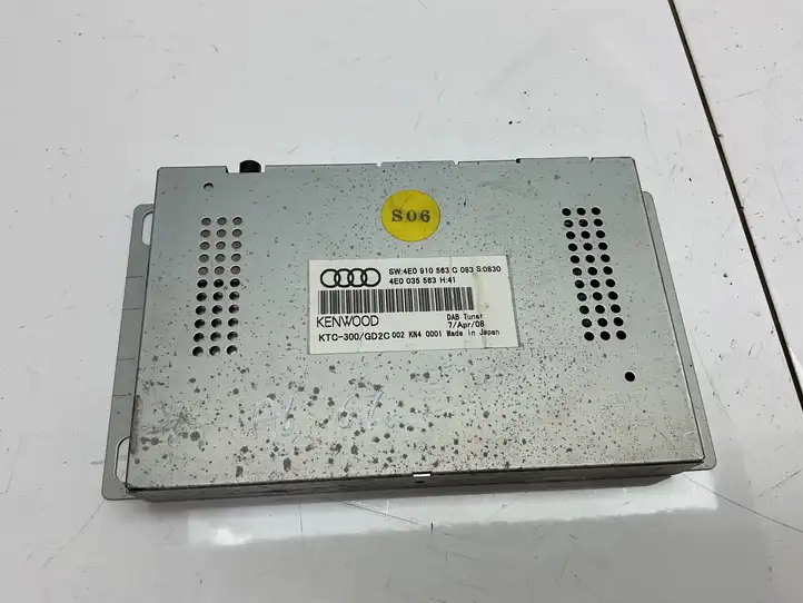 Audi A6 S6 C6 4F (2004 - 2008) 4E0910563C Усилитель антенны — фото 1