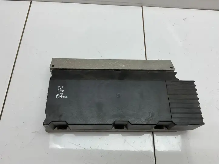 Audi A6 S6 C6 4F (2004 - 2008) 4F0035223G Усилитель звука — фото 1