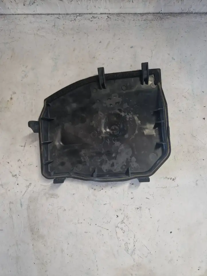 Volvo V70 (2013 - 2016) 31402984 Крышка ящика аккумулятора — фото 2