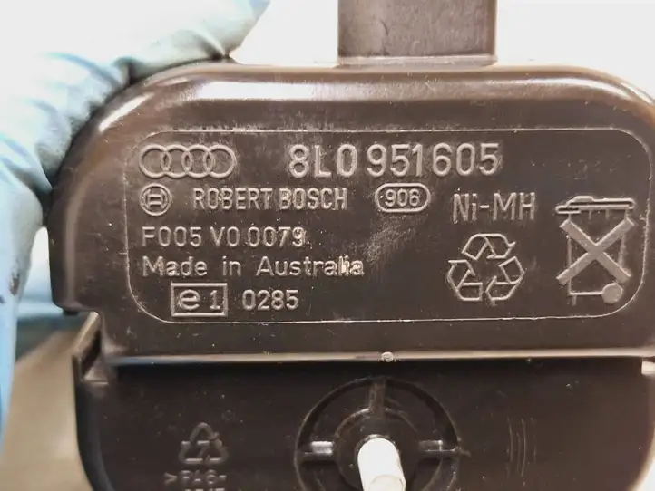 Audi A4 S4 B6 8E 8H (2000 - 2006) 8L0951605 Сирена сигнализации — фото 7