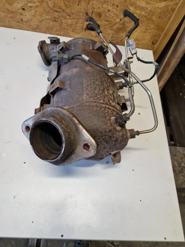 Toyota Avensis T270 (2009 - 2012) 0R041 Катализатор / DPF / FAP — фото 3