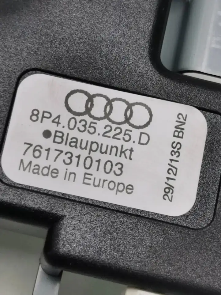 Audi A3/S3 8P (2008 - 2013) 8P4035225D Усилитель антенны — фото 6