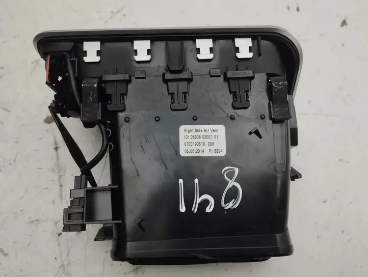 Maserati Ghibli (2013 - 2017) 089060200101 Боковой воздушный дефлектор — фото 7