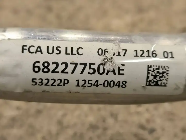Chrysler Pacifica (2016 - ) 68227750AE Трубки и шланги кондиционера — фото 8