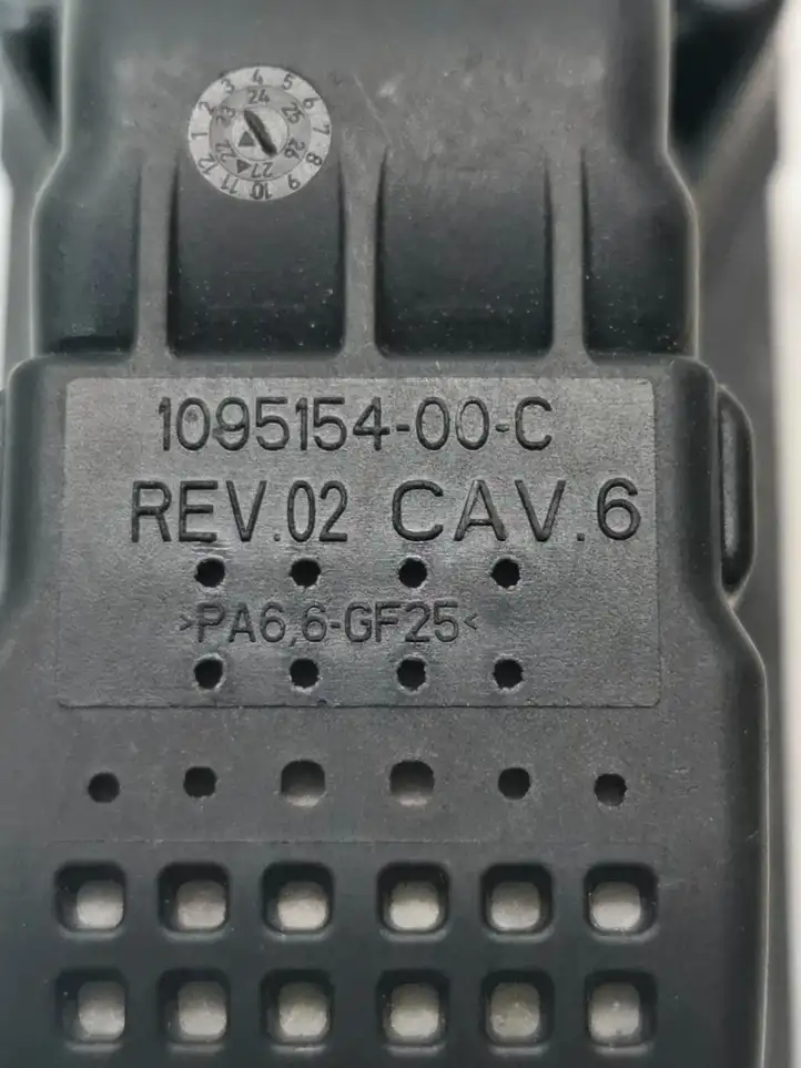 Toyota Prius (XW30) (2009 - 2015) 109515400C Высоковольтный распределительный блок — фото 5