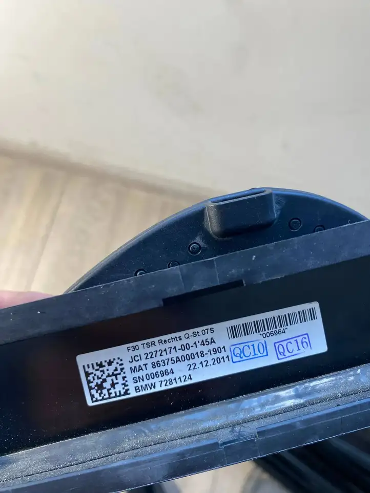 BMW 3 F30 F35 F31 (2012 - 2018) 7281482 Солнцезащитная шторка багажника — фото 2