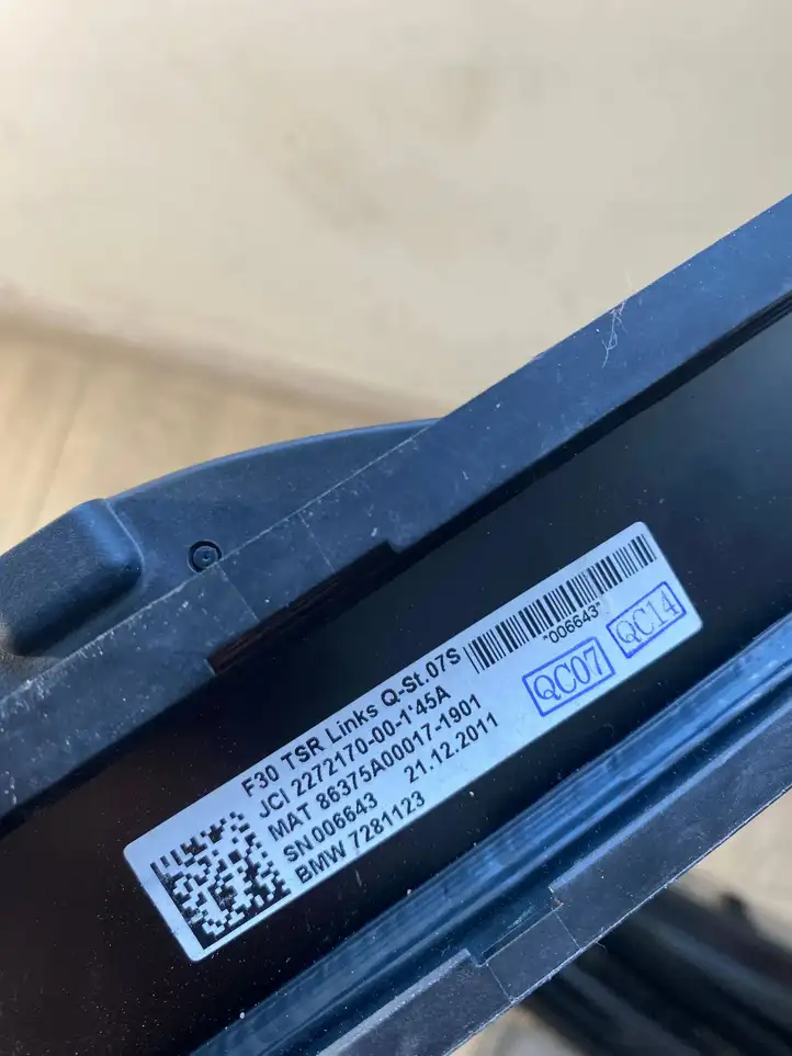 BMW 3 F30 F35 F31 (2012 - 2018) 7281482 Солнцезащитная шторка багажника — фото 11