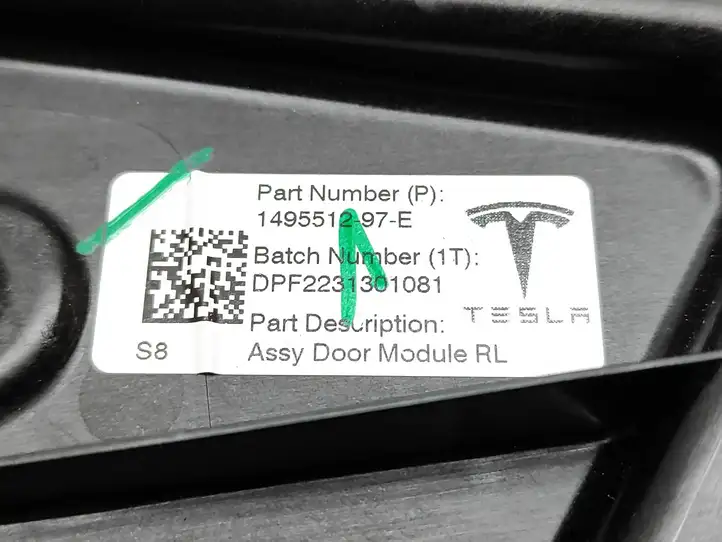 Tesla Model Y (2019 - 2024) 149551297E Стеклоподъемник задней двери без мотора — фото 4