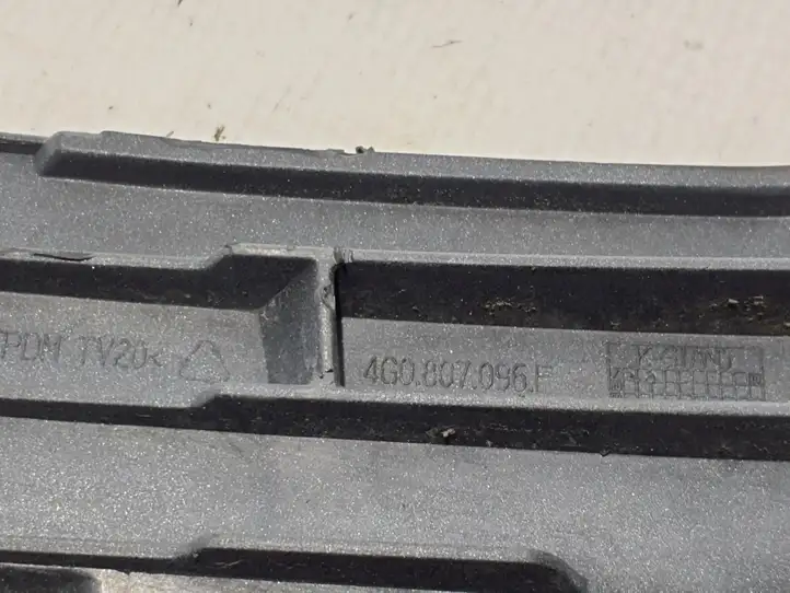 Audi A6 C7 (2011 - 2014) 4G0807096F Кронштейн форсунки омывателя фар — фото 2