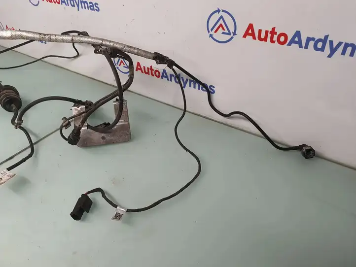 BMW X5 E70 (2006 - 2013) 7205043 Прочие детали системы AdBlue — фото 3