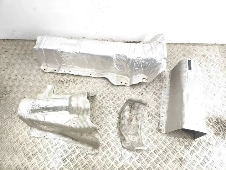 Volvo XC40 (2017 - ) 32226487 Теплоизоляция (теплозащита) — фото 1