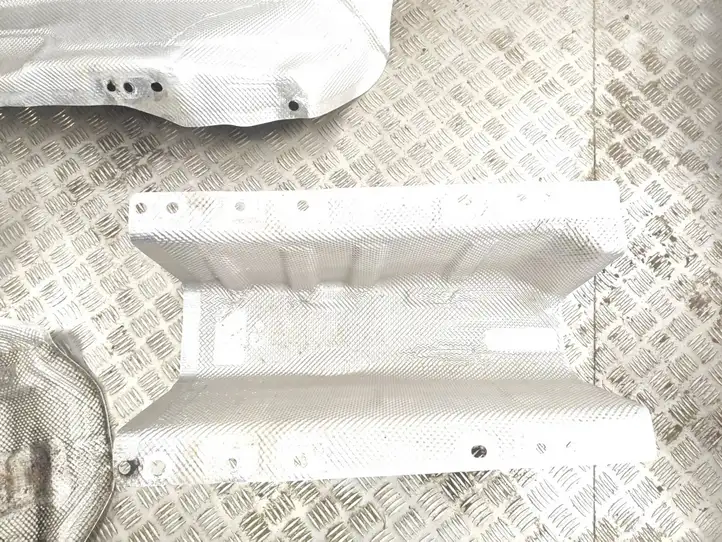 Volvo XC40 (2017 - ) 32226487 Теплоизоляция (теплозащита) — фото 9