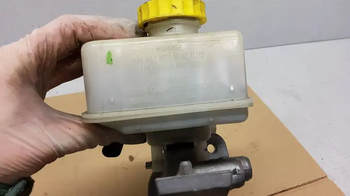 Jeep Grand Cherokee (2010 - 2021) 32668087 Бачок тормозной жидкости — фото 12