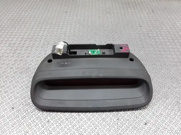 Hyundai Santa Fe (2000 - 2005) Дополнительный стоп фонарь — фото 1