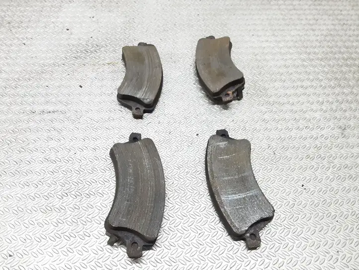 Toyota Corolla E120 E130 (2000 - 2004) Передние тормозные колодки — фото 1