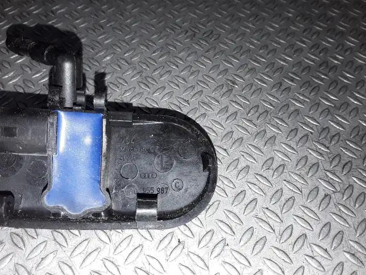 Audi A3/S3 8P (2004 - 2008) 8P0955987 Форсунка омывателя лобового стекла — фото 3