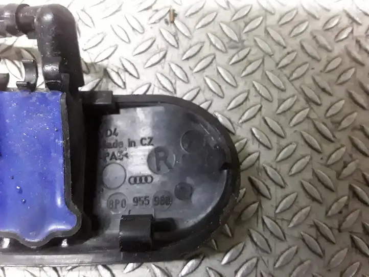 Audi A3/S3 8P (2004 - 2008) 8P0955988 Форсунка омывателя лобового стекла — фото 2