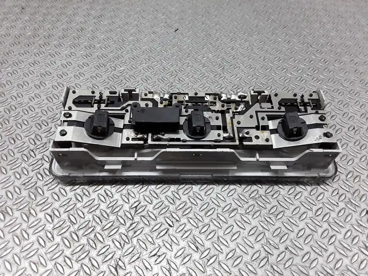 BMW 3 E46 (1998 - 2005) 63318364929 Передняя подсветка — фото 4