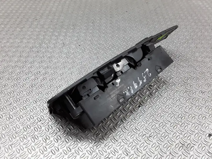 Nissan Maxima A34 (2004 - 2008) 809617Y000 Блок кнопок стеклоподъемников — фото 3