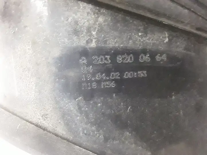Mercedes-Benz C W203 (2000 - 2007) A2038200664 Задний фонарь в кузове — фото 3