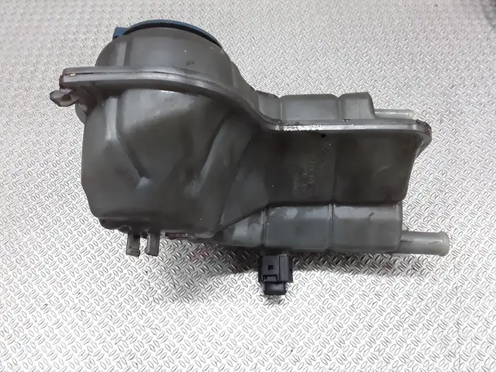 Audi A4 S4 B6 8E 8H (2000 - 2006) 8E0121403 Расширительный бачок — фото 3
