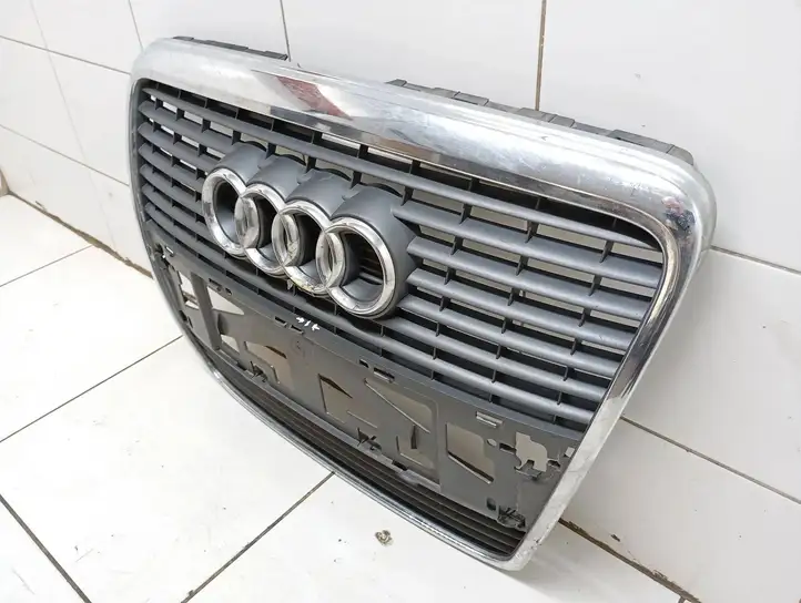 Audi A6 S6 C6 4F (2004 - 2008) 4F0853651 Верхняя решетка радиатора — фото 8