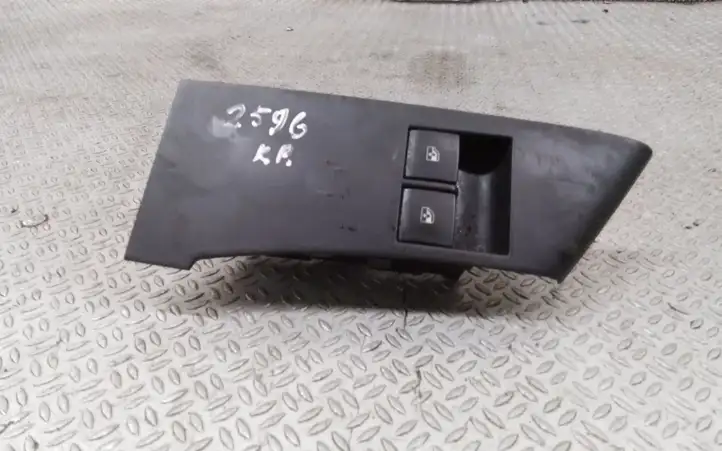 Opel Astra J (2009 - 2012) Кнопка стеклоподъемников — фото 1