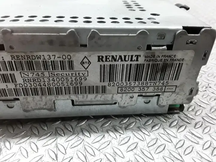 Renault Modus (2004 - 2007) 8200357388 Магнитола / мультимедийная система — фото 2