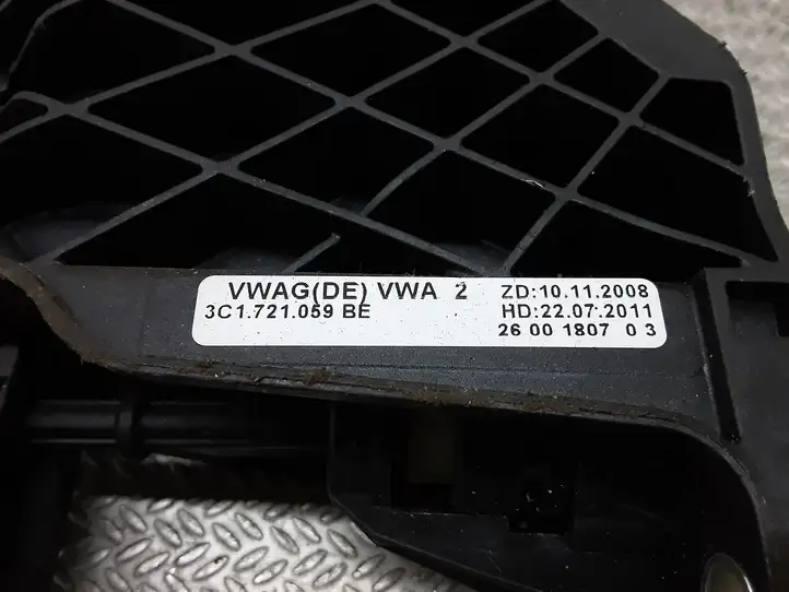 Volkswagen PASSAT B7 (2011 - 2014) 3C1721059BE Педаль сцепления — фото 2