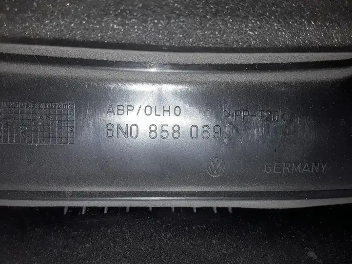 Volkswagen Lupo (1998 - 2005) 6N0858069C Центральный воздушный дефлектор — фото 4