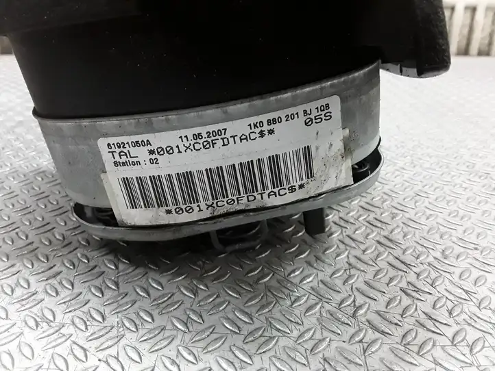 Volkswagen Golf Plus (2008 - 2014) 1K0880201 Подушка безопасности руля — фото 2