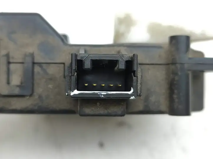 Toyota Avensis T250 (2006 - 2009) 0637008680 Двигатель задвижки потока воздуха — фото 8