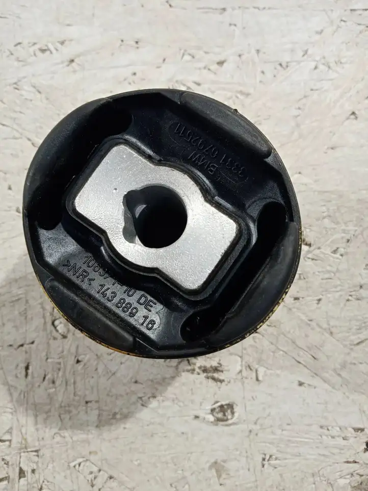 BMW 1 F20 F21 (2011 - 2019) 33316792511 Втулка задней подвески (сайлентблок) — фото 2