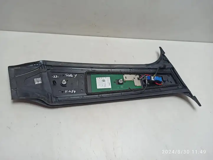 Tesla Model Y (2019 - 2024) 151625800E Верхняя обшивка стойки B — фото 4