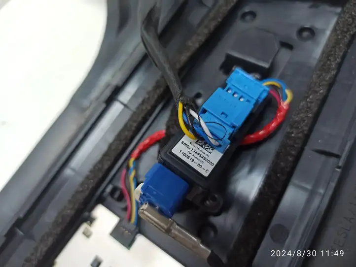 Tesla Model Y (2019 - 2024) 151625800E Верхняя обшивка стойки B — фото 6