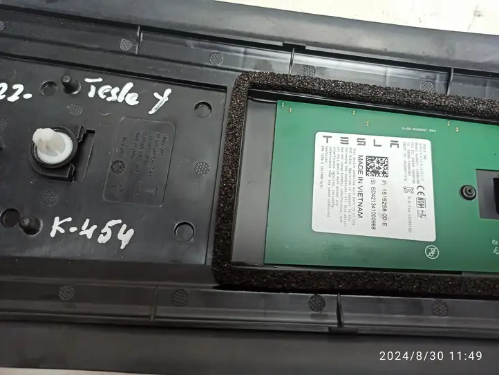 Tesla Model Y (2019 - 2024) 151625800E Верхняя обшивка стойки B — фото 8