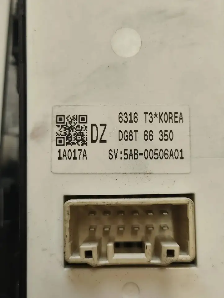 Mazda CX-3 (2015 - 2018) DG8T66350 Кнопка стеклоподъемников — фото 4
